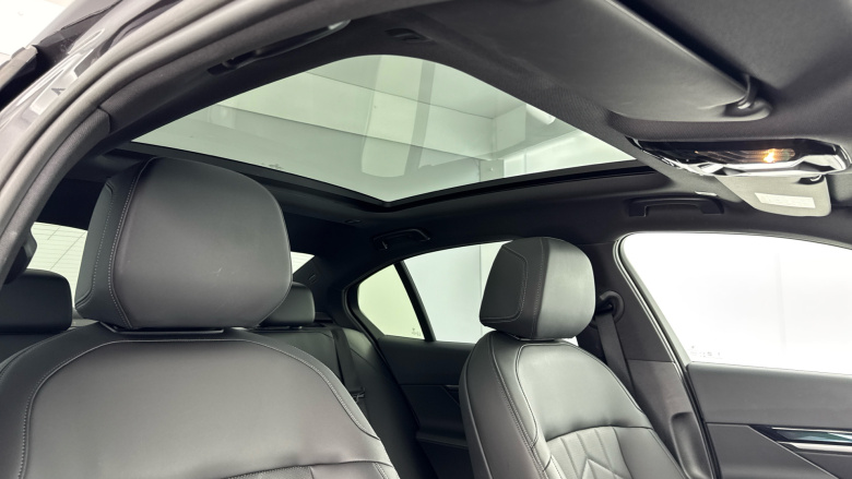 BMW i5 250kW eDrive40 M Sport 84kWh 4dr Auto Tech+/Comf+ Electric Saloon